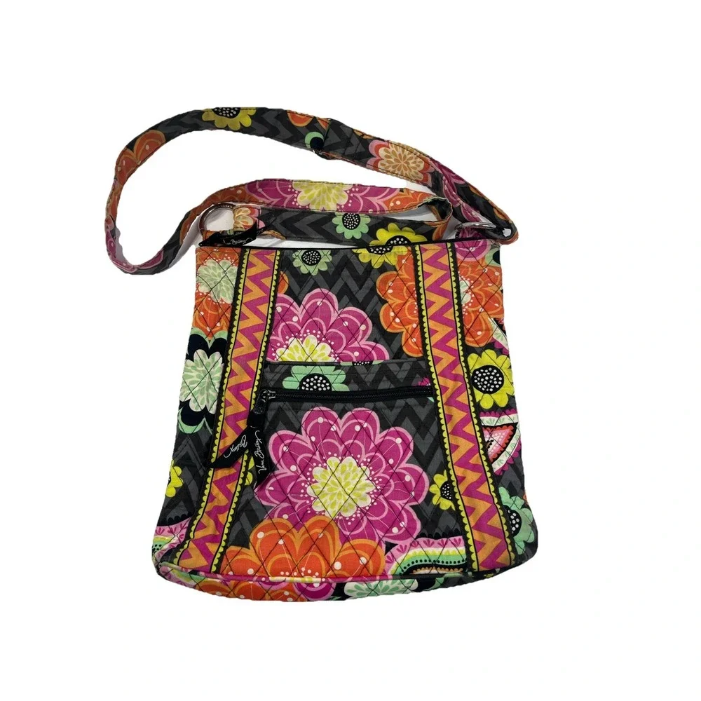 Vera‎ Bradley Medium Crossbody Bag Flower Pattern Adj. Strap Retired